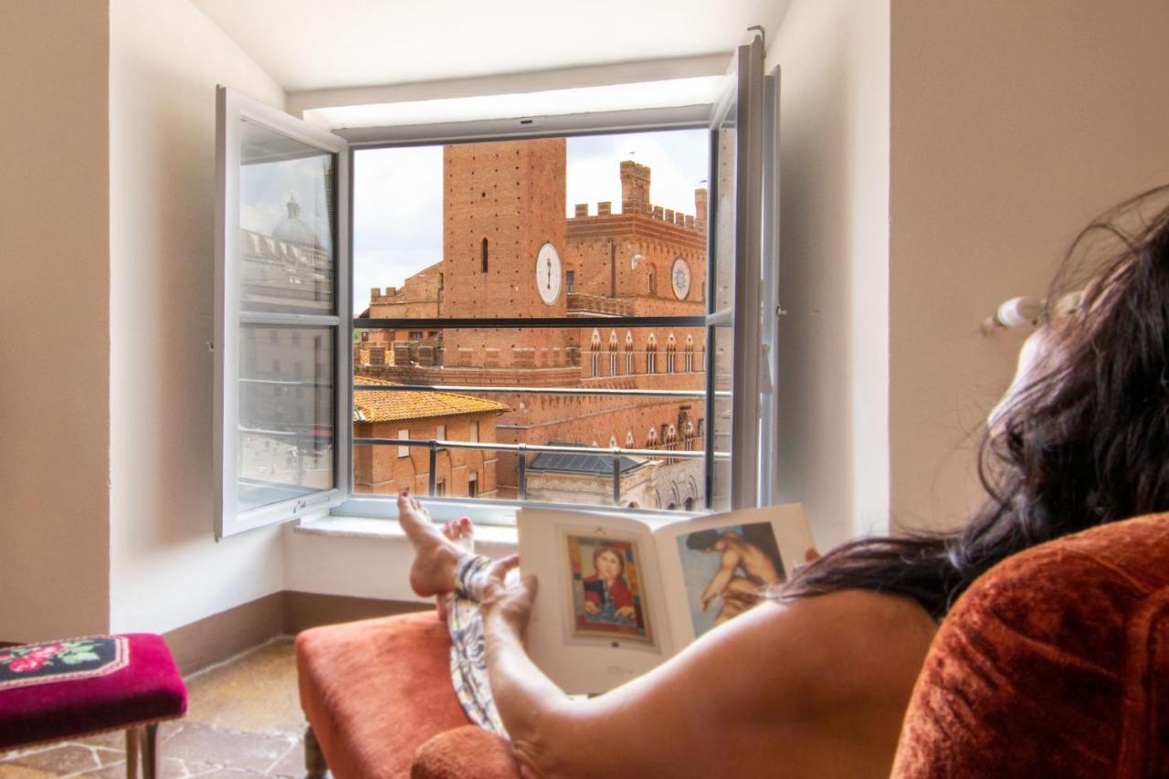 Appartement Palazzo Chigi Zondadari à Sienne Extérieur photo