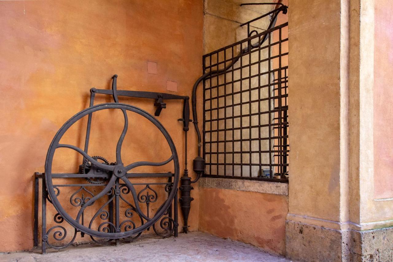 Appartement Palazzo Chigi Zondadari à Sienne Extérieur photo