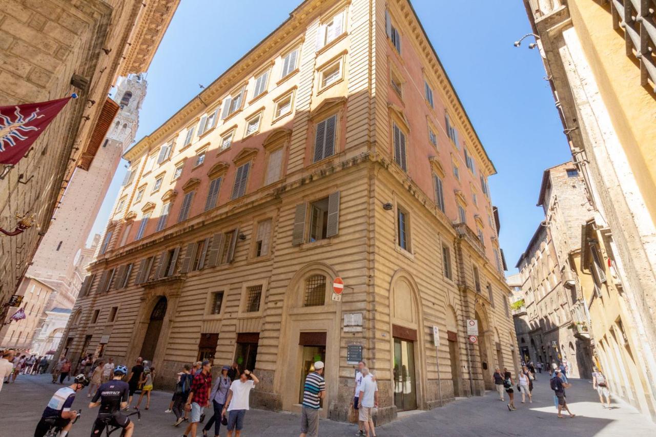 Appartement Palazzo Chigi Zondadari à Sienne Extérieur photo