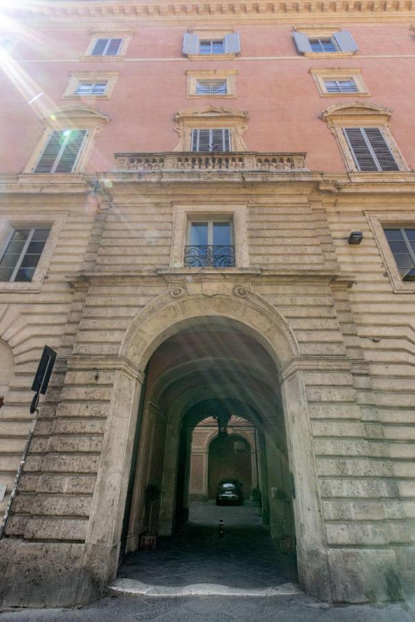 Appartement Palazzo Chigi Zondadari à Sienne Extérieur photo