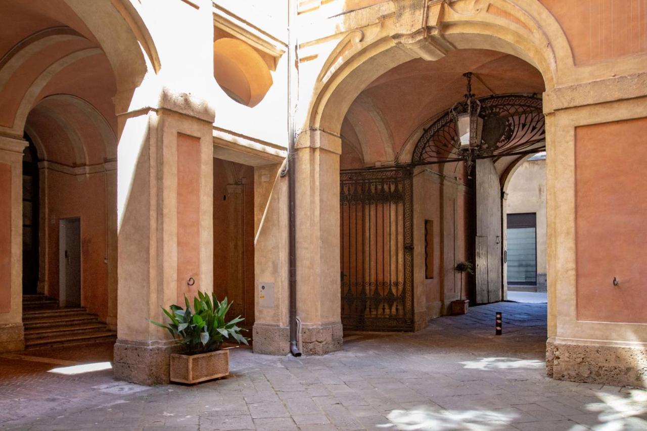 Appartement Palazzo Chigi Zondadari à Sienne Extérieur photo